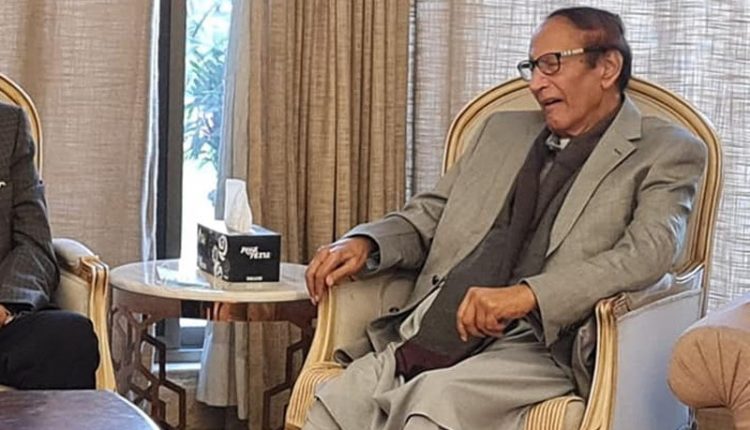 ہمارے ایٹمی اثاثے ہندوستان سمیت کسی بھی ملک سےزیادہ محفوظ ہیں، چوہدری شجاعت نے جوبائیڈن کو آئینہ دکھا دیا