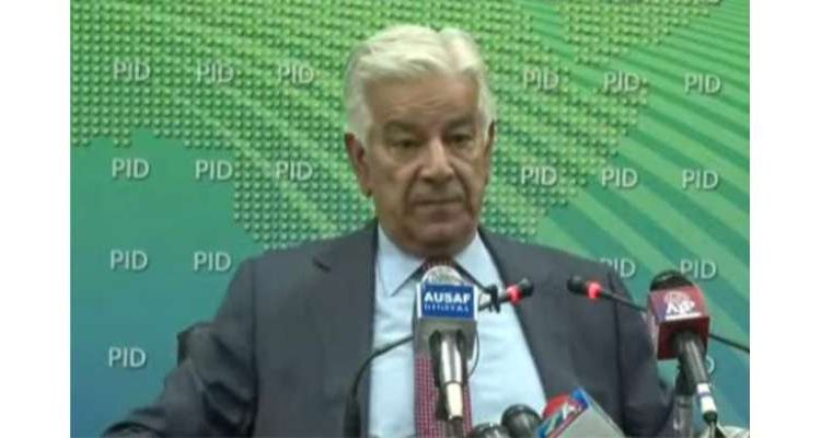 عمران خان نے کہا کہ اگر آپ میری مدد نہیں کرتے تو آپ غدار ہیں، خواجہ آصف