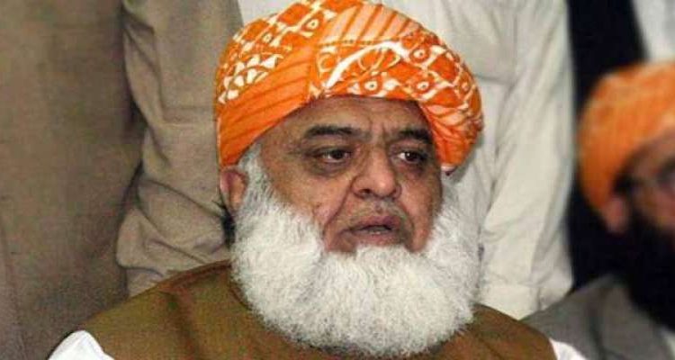 عمران خان کی تیاری مکمل تو حکیم ثناء اللہ بھی علاج کرنے تیار بیٹھا ہے