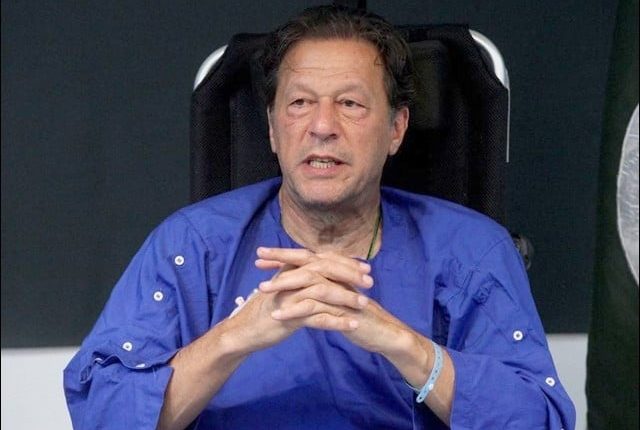 عمران خان حملے کے مقدمے کیلئے سپریم کورٹ میں آئینی درخواست دائر