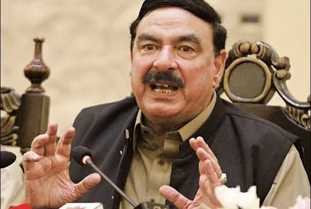 نیا آرمی چیف سیاسی گند اپنے کندھوں پہ نہیں اٹھائے گا، شیخ رشید