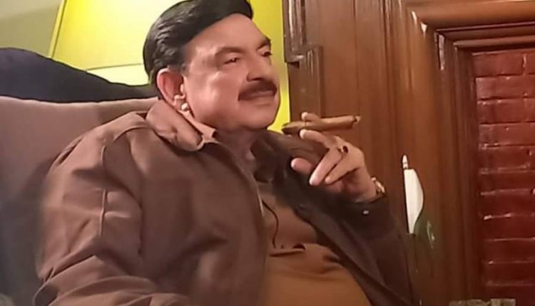 عمران خان صوبائی اسمبلیوں سے نکل آئے تو اپریل میں جنرل الیکشن ہونگے، شیخ رشید کا دعویٰ