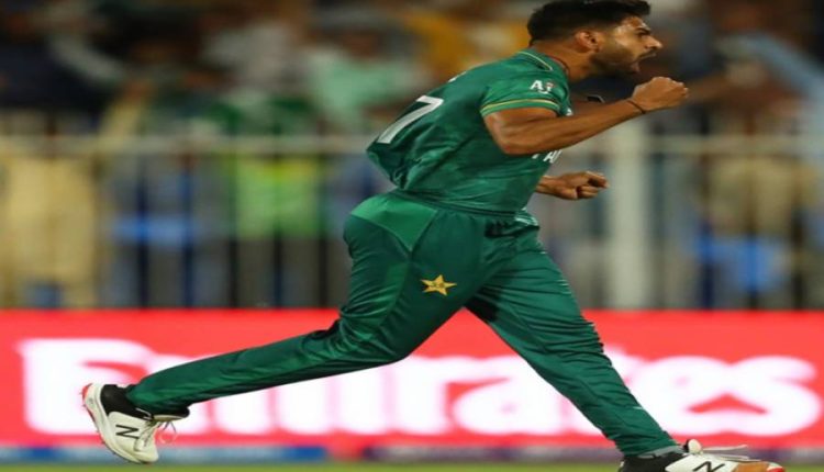 انگلینڈ کے خلاف ٹیسٹ سیریز ، پریکٹس سیشن کے دوران حارث کی گیند اظہر علی کے ہیلمٹ پر جالگی