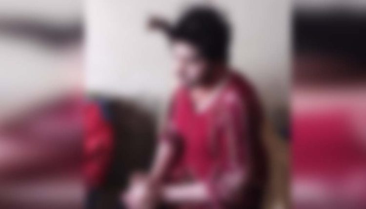 لڑکی کا روپ دھار کر بیوٹی پارلر پر کام کرنے والا نوجوان گرفتار