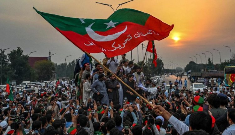 حقیقی آزادی مارچ کے لئے بلوچستان کا قافلہ مرکز کی ہدایات پر 18 نومبر بروز جمعہ جانے والا قافلہ وقتی طور پر ملتوی کر دیا گیا