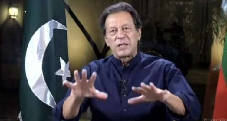 عمران خان کی آرمی چیف کی تعیناتی کے حوالے سے پی ٹی آئی رہنماؤں کو تبصرے سے گریز کی ہدایت