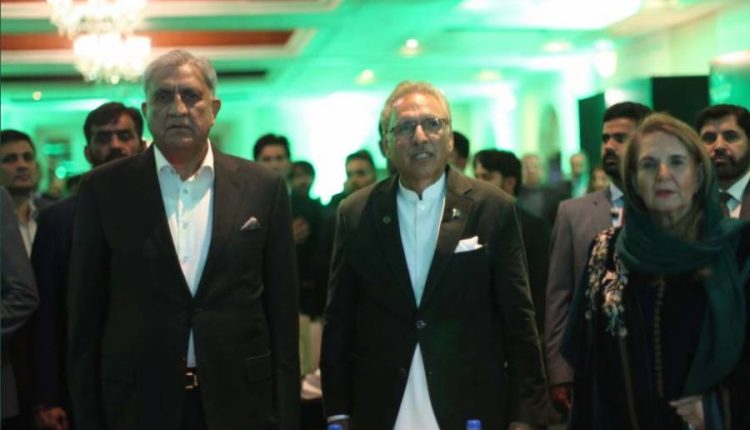 جو لیڈر اپنی غلطی نہیں مان سکتا وہ لیڈر نہیں بن سکتا، آرمی چیف