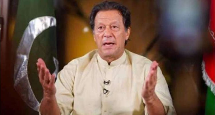 عمران خان کے ائیر پورٹ روانہ ہونے کیلئے بلٹ پروف گاڑی زمان پارک میں پہنچا دی گئی