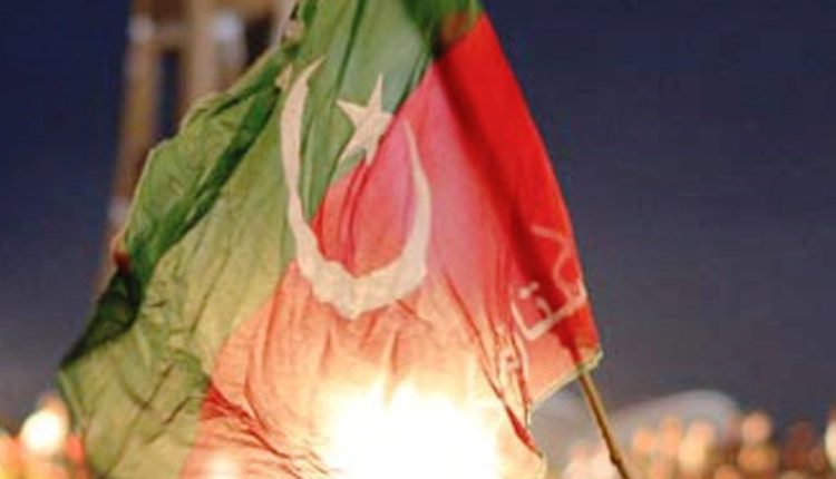 فوجی کمان میں تبدیلی کیساتھ ہی پی ٹی آئی کی اسٹیبلشمنٹ سے توقعات تبدیل