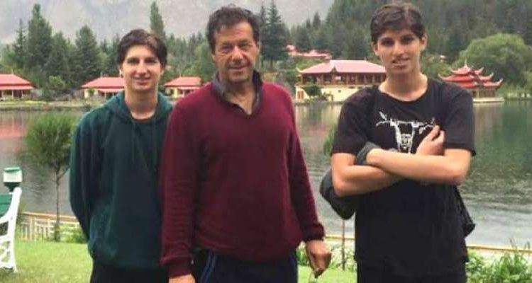 عمران خان کا اپنے بیٹوں سے ٹیلی فونک رابطہ