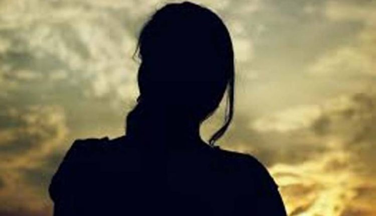 اسلام آباد ایئرپورٹ پر خاتون سے منشیات بھرے کیپسول برآمد، جسم کے کس حصے میں چھپا رکھے تھے؟