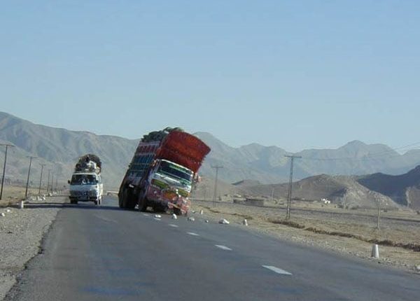 صوبے کی خونی شاہراہوں پر بہت سی قیمتی جانیں ضائع ہوچکی ہیں، سڑکوں کو دو رویہ کیا جائے، اراکین بلوچستان اسمبلی کا مطالبہ