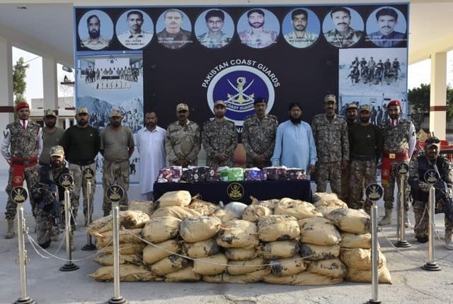 پسنی، کوسٹ گارڈ نے پہاڑوں میں چھپائی1758 کلوگرام اعلیٰ کوالٹی کی ہیروئین برآمد کرلی