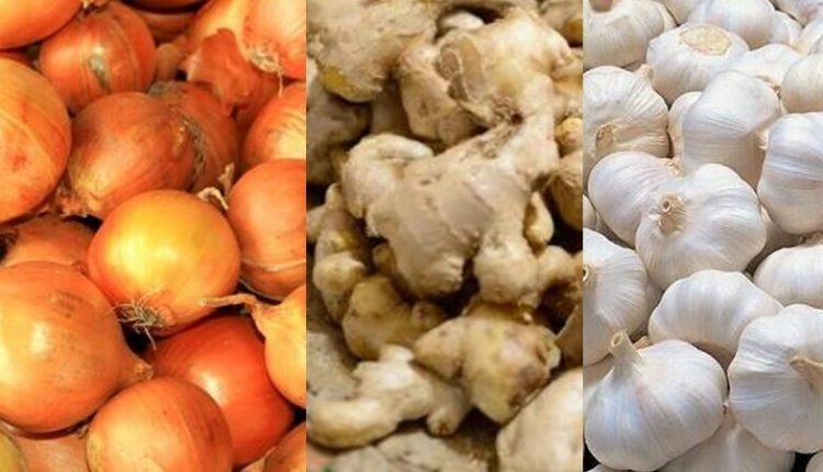 کراچی بندرگاہ پر سینکڑوں کنٹینر پھنس گئے، ملک میں پیاز، ادرک اور لہسن کی قلت کا خدشہ