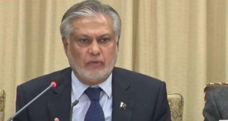 ملک میں ڈالر کی اسمگلنگ ہو رہی ہے