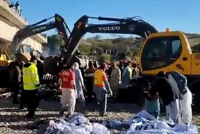 حب میں مسافر بس حادثے کا مقدمہ مالکان کیخلاف درج