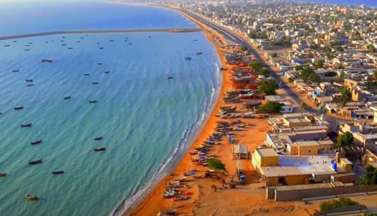 گوادر، انٹرنیٹ سروس بحال، پولیس اور انتظامیہ نےشہر کو بے امنی اور افراتفری سے بچانے کی ہر ممکن کوشش کی، فرح عظیم شاہ