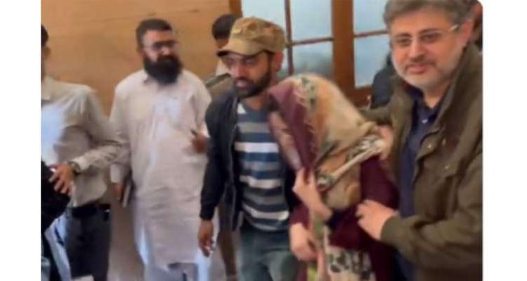 سندھ ہائیکورٹ نے دعا زہرا کو عارضی طور پر والدین کے حوالے کر دیا