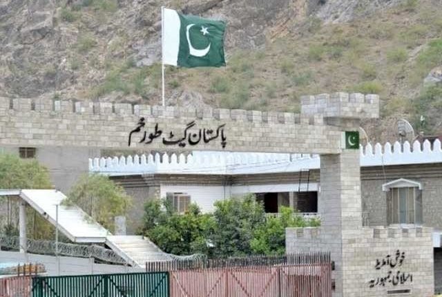 طورخم سرحدی گزرگاہ 6 روز بعد کارگو گاڑیوں کیلیے کھول دی گئی