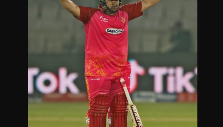 میچ میں اتنی جارحانہ بلے بازی کیسے کرلیتے ہیں؟ اعظم خان نے اپنا ’سیکرٹ‘ بتادیا