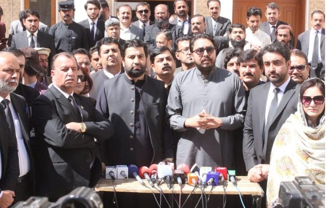 دلیری و بہادری سیکھنی ھے تو پنجابیوں کو بلوچستان سے سیکھنا چاہئےحق وسچ کا ساتھ دینے پر عدلیہ کو خراج تحسین پیش کرتے ہیں ،شہباز گل