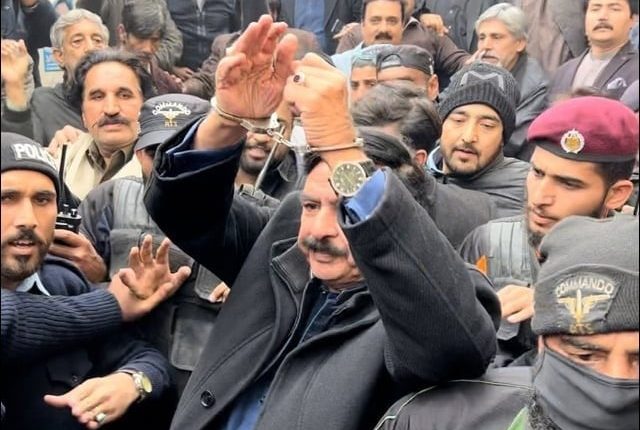 شیخ رشید کا اسلام آباد سے کراچی منتقلی روکنے کیلیے عدالت سے رجوع