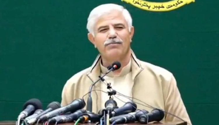 سابق وزیراعلیٰ خیبر پختونخوا محمود خان کے بھائی نے مٹہ تھانے کو نذر آتش کرنے کی دھمکی دیدی