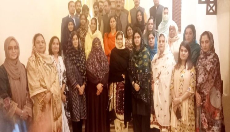 ربابہ بلیدی سے شکیلہ نوید دہوار کی ملاقات، صنفی مساوات کیلئے اقدامات پر تبادلہ خیال