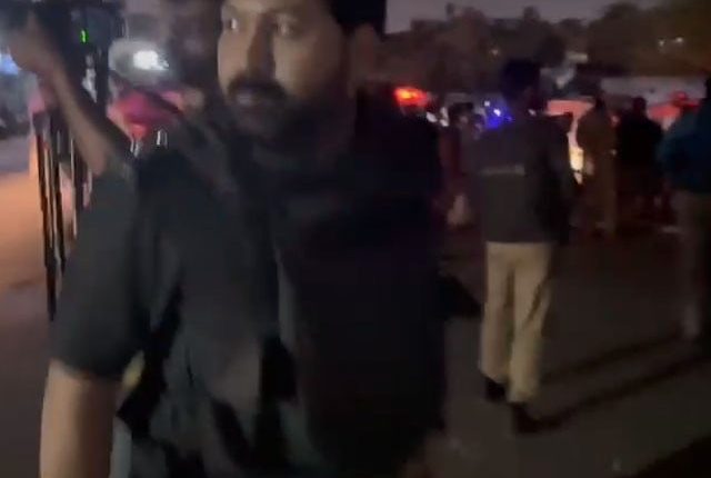 کراچی شارع فیصل پر پولیس آفس پر حملہ، دو دہشت گرد ہلاک