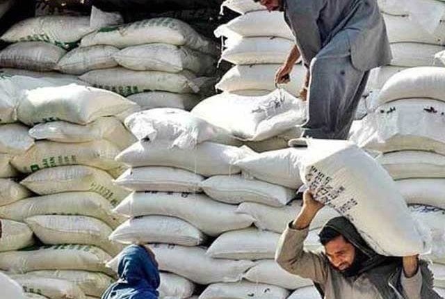 رمضان پیکج کے تحت پنجاب، خیبرپختونخوا میں مفت آٹے کی فراہمی شروع