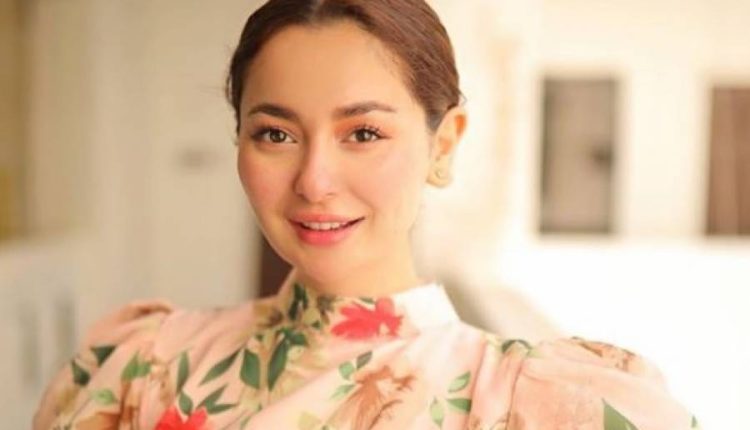 ہانیہ عامر کی سوئمنگ کرتے تصاویر وائرل ہونے پر تنقیدکی زد میں