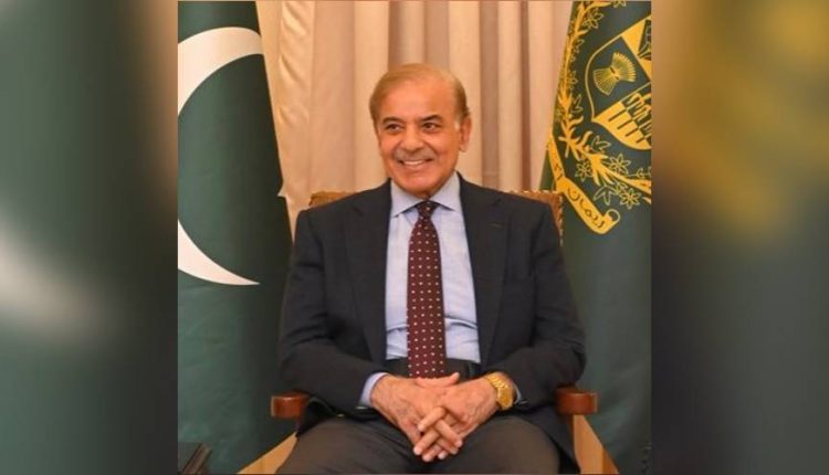 رمضان پیکج جائزہ اجلاس، وزیراعظم نے مفت آٹے کیلئے اہل افراد کی فوری رجسٹریشن کی ہدایت کردی