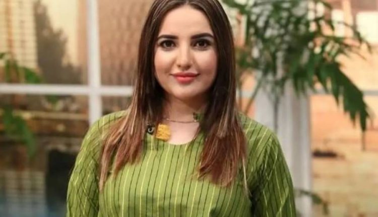 حریم شاہ نے دھوکے بازوں پر لعنت بھیجتے ہوئے ، کنارہ کشی کا مشورہ دے دیا