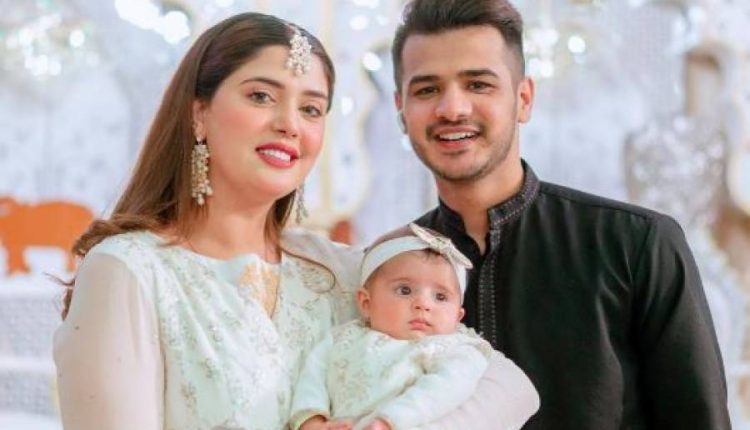 کنول آفتاب اور ذوالقرنین کی بیٹی کے ہمراہ نئی خوبصورت تصاویر وائرل