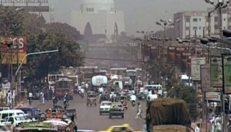 کراچی کے ٹیپو سلطان روڈ پر علاقہ مکینوں نے ریسٹورینٹ پر حملہ کردیا کیونکہ ۔ ۔ ۔