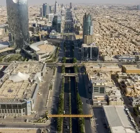 سعودی عرب میں سڑکوں کو ٹھنڈا کرنے کی ٹیکنالوجی کا نیا تجربہ شروع