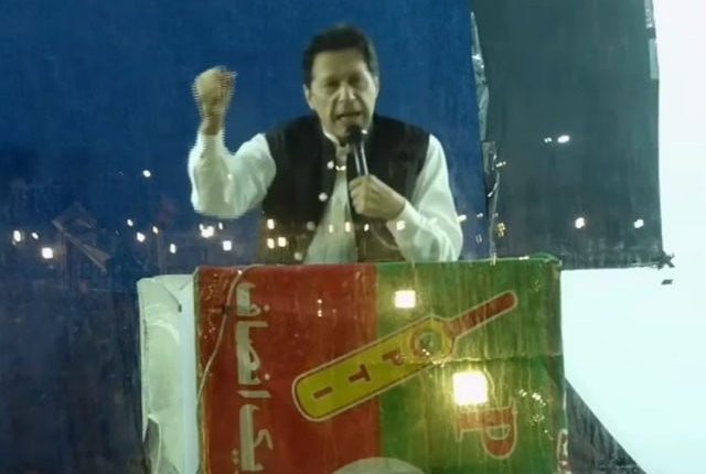 مینار پاکستان میں کامیاب جلسے کے بعد عمران خان کا لاہوریوں کیلئے اہم پیغام جاری