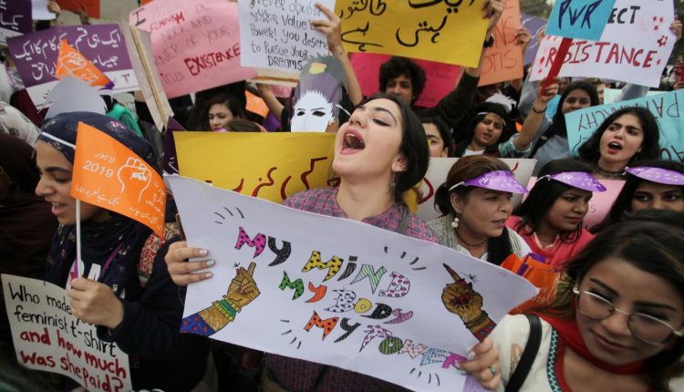لاہور کی ضلعی انتظامیہ نے 8 مارچ کو عورت مارچ کی اجازت دینے سے انکار کر دیا