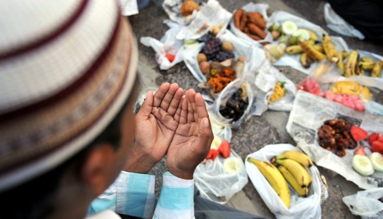 روزے دار رمضان میں کس خوراک سے اجتناب کریں ، ماہرین نے خبردارکر دیا