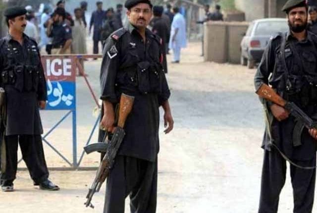 ڈی آئی خان؛ فائرنگ سے ڈی ایس پی شدید زخمی، دو حملہ آور ہلاک